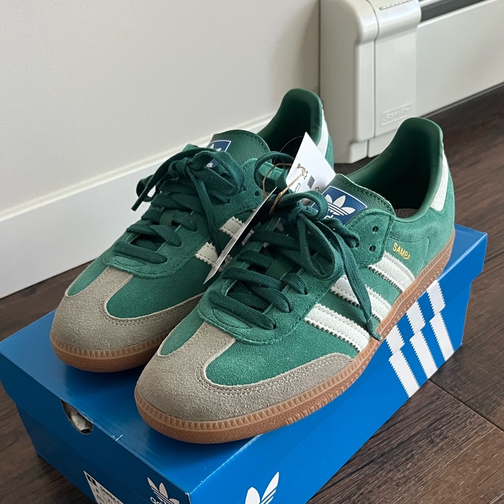 NWB ADIDAS | Green Samba OG